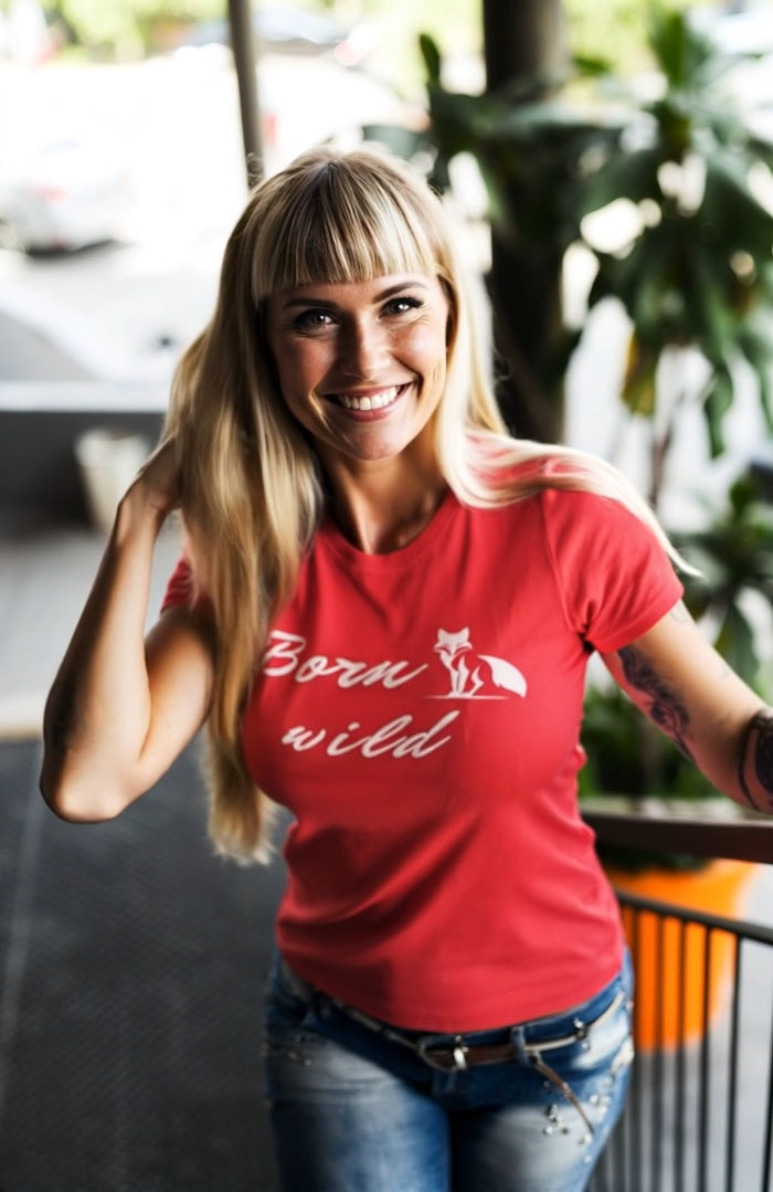 Camiseta "Born Wild", colores oscuros para ella