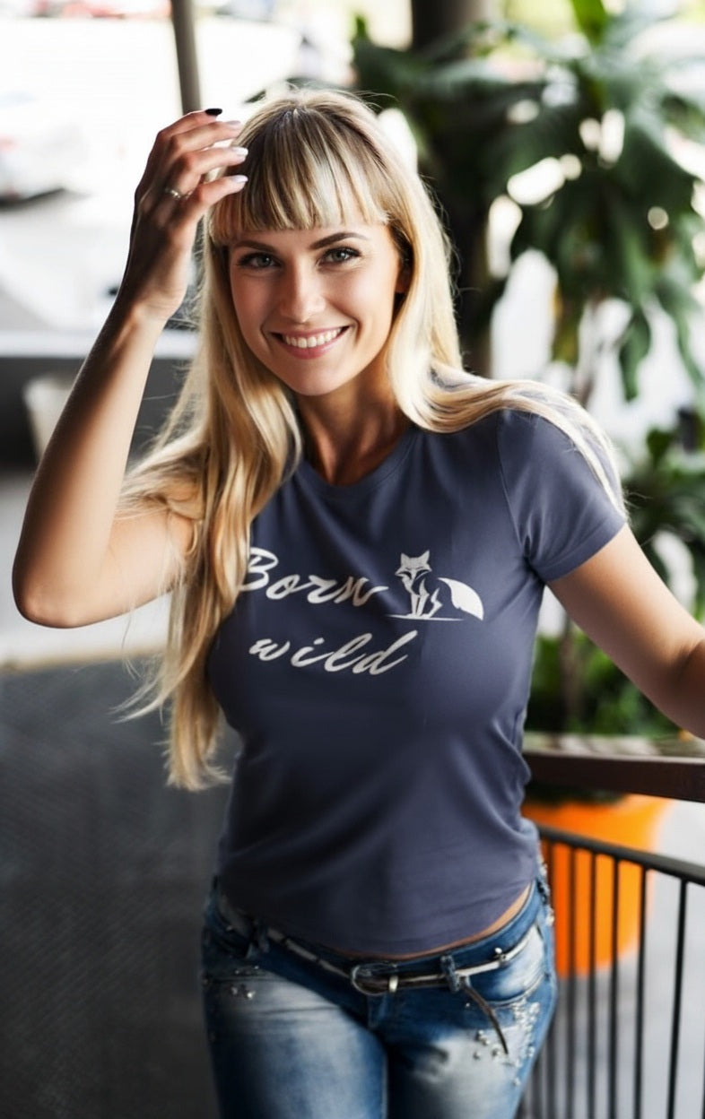 Camiseta "Born Wild", colores oscuros para ella